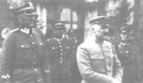 托洛茨基的红军部队在华沙受阻