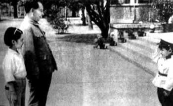 胡耀邦辞去中共中央总书记职务(歷史上的今天。中国)