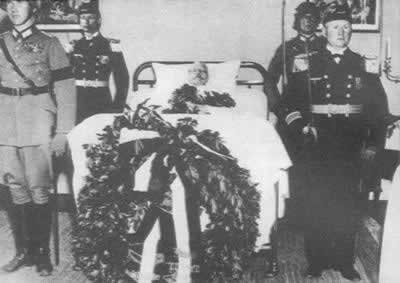 兴登堡逝世，希特勒继任德国总统